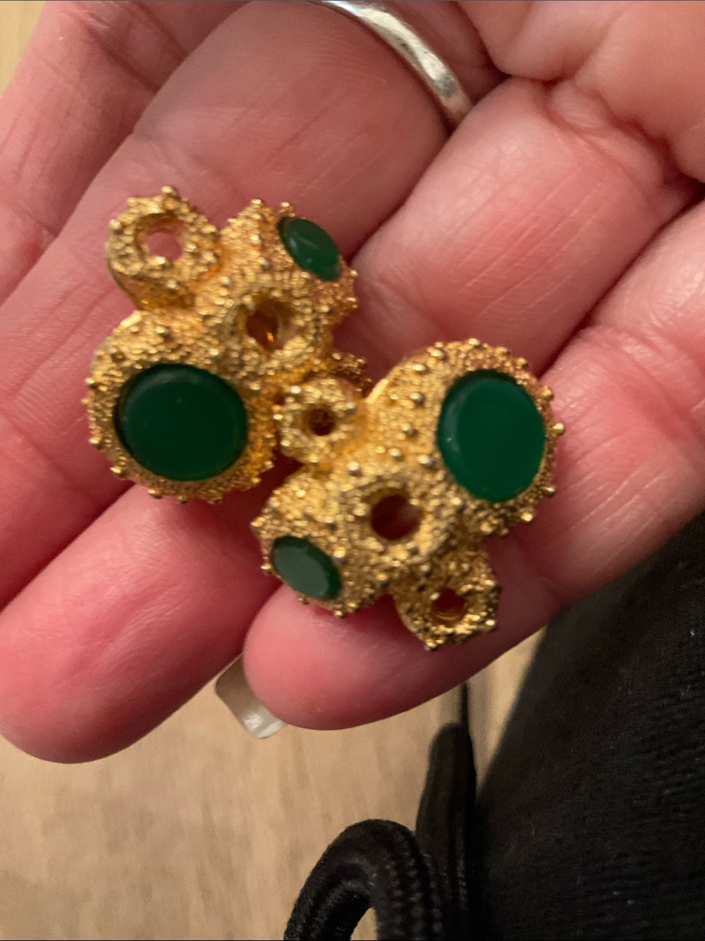 D’Orlan Brutalist Nugget Style Clip On Earrings Gold-Plated Green Cabochon - Picture 5 of 6